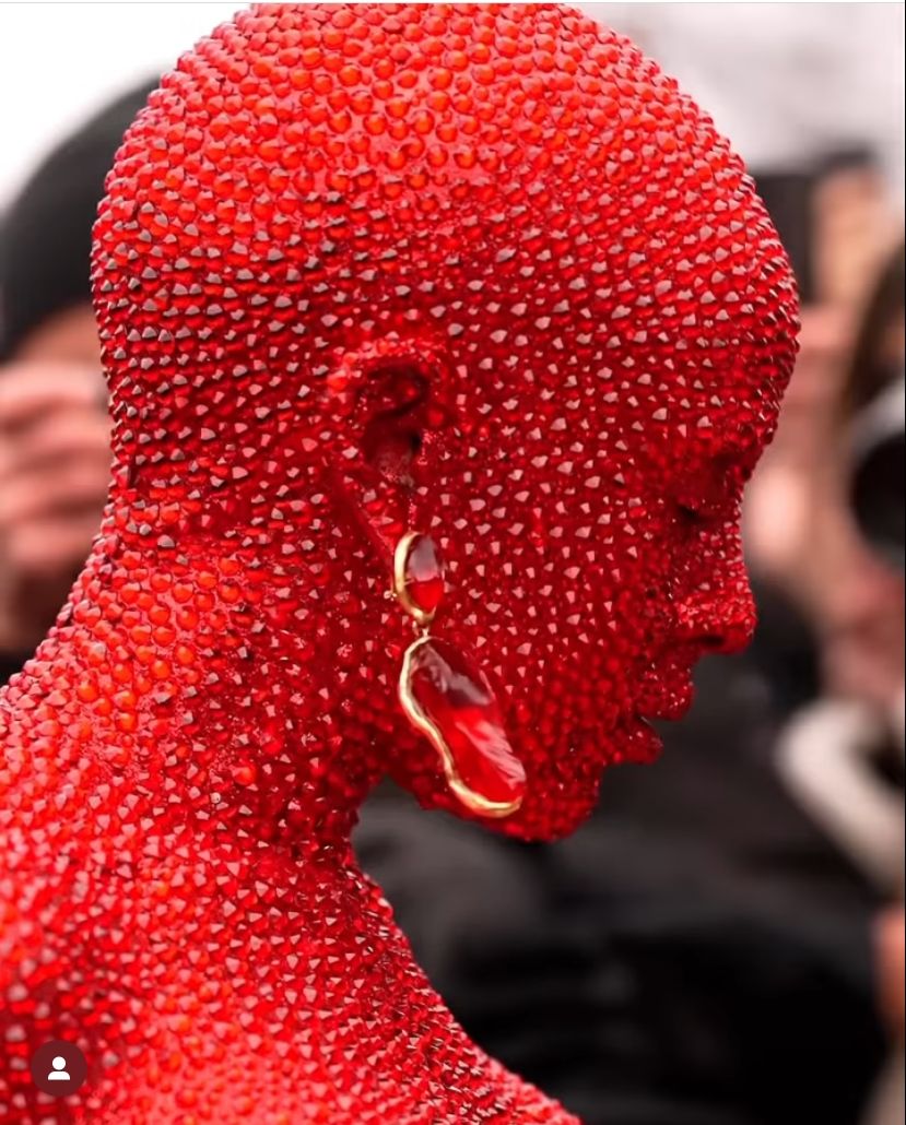 Penampilan Doja Cat di Paris Fashion Week Penampilan Doja Cat di Paris Fashion Week