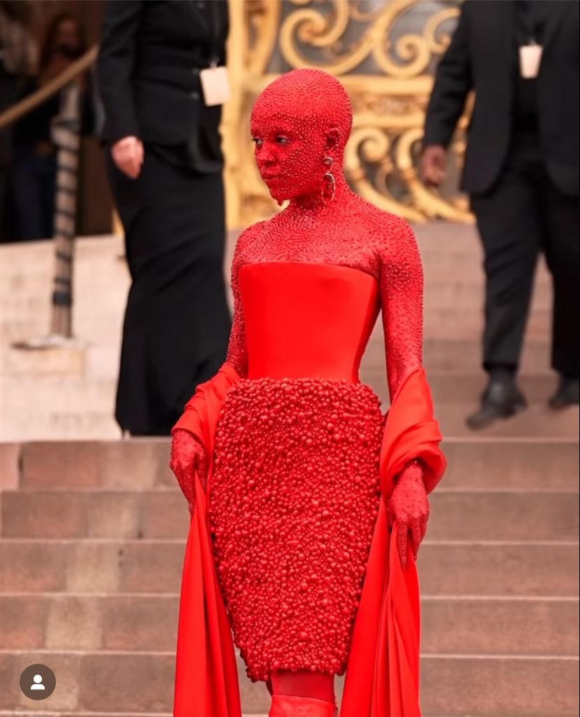 Penampilan Doja Cat di Paris Fashion Week Penampilan Doja Cat di Paris Fashion Week