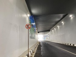 Rambu Dilarang Setop di Underpass Dewi Sartika Usai Warga Depok Nongkrong