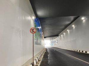 Rambu Dilarang Setop di Underpass Dewi Sartika Usai Warga Depok Nongkrong Rambu Dilarang Setop di Underpass Dewi Sartika Usai Warga Depok Nongkrong