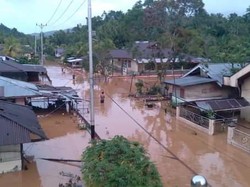 Banjir Bandang Terjang 3 Desa di Sangihe Sulut, 17 Rumah Warga Rusak