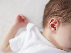 10 Penyebab Benjolan di Belakang Telinga pada Anak, Bisa Jadi Tanda Bahaya