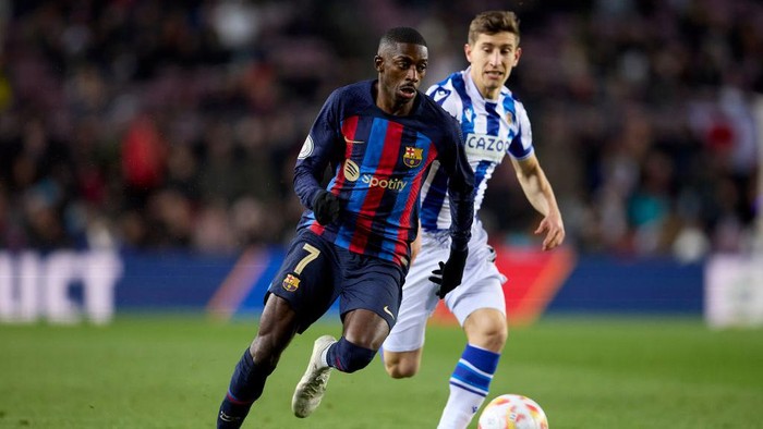 BARCELONA, SPAIN - JANUARY 25: Ousmane Dembele of FC Barcelona runs with the ball during the Copa Del Rey Quarter Final match between FC Barcelona and Real Sociedad at Spotify Camp Nou on January 25, 2023 in Barcelona, Spain. (Photo by Ion Alcoba/Quality Sport Images/Getty Images)