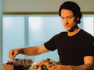 Awal Mula Pria 45 Tahun Terobsesi Punya Tubuh Remaja, Begini Kesehariannya