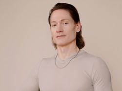 Miliarder Usia 45 Tahun Habiskan Rp 29 Miliar Demi Jadi Remaja