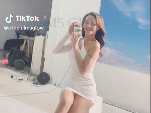 7 Foto Bunda Corla Didandani Untuk Pemotretan, Manglingi Mirip Angelina Jolie