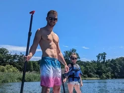 Kisah Cinta Viral Pria yang Pacaran dengan Gadis 23 Tahun Tapi Seperti Anak SD