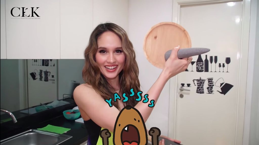 Potret Dapur Cinta Laura yang Minimalis dan Bersih Potret Dapur Cinta Laura yang Minimalis dan Bersih