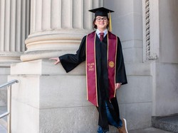 Amazing! ABG 13 Tahun Ini Sudah Jadi Sarjana Fisika