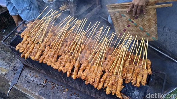 Gurih Mantaр! Sate Ayam Kuah Bumbu Kacang Khas Kalimantan Barat