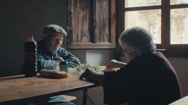 La Estrella Desa yang Ditinggalkan, Cuma Dihuni Sepasang Lansia