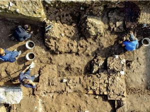 Foto: Mencari Titik Nol Jalan Pertama Romawi Kuno, Malah Nemu Koin Kuno