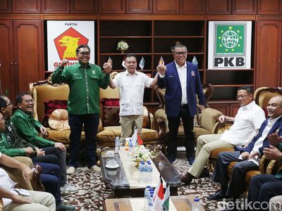 Potret Petinggi Gerindra, PKB dan NasDem Bergandengan Tangan di Sekber