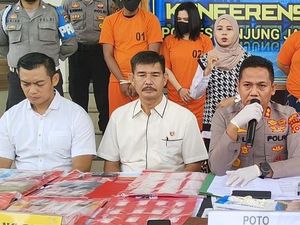 Pasutri di Jambi Ditangkap Jual Sabu, 531,8 Gram Diamankan Pasutri di Jambi Ditangkap Jual Sabu, 531,8 Gram Diamankan