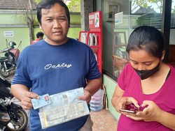 Sopir Truk Ramai-ramai Urus QR Code Agar Bisa Beli Solar Subsidi