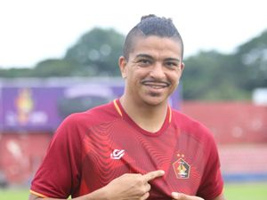 22 Pemain Persik Tantang PSM, Tanpa Yusuf-Anderson di Lini Belakang 22 Pemain Persik Tantang PSM, Tanpa Yusuf-Anderson di Lini Belakang