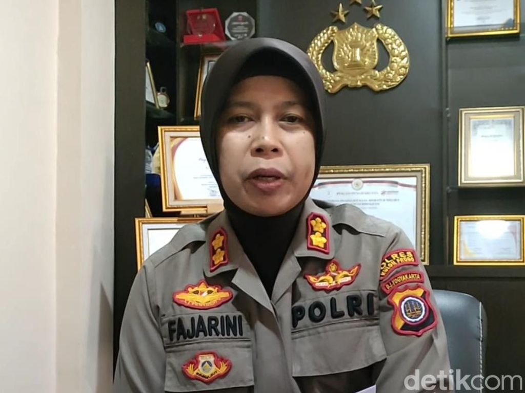 Profil Fajarini, Wanita Pertama Jabat Kapolres Kulon Progo yang Kini Dicopot Profil Fajarini, Wanita Pertama Jabat Kapolres Kulon Progo yang Kini Dicopot