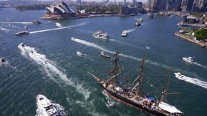 Seru! Parade Kapal di Sydney Harbour Saat Hari Kebangsaan Australia