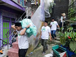 Relawan Ganjar Berikan Bantuan Bahan Bangunan ke 40 Ponpes di Cianjur