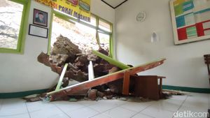 Potret Ruangan SDN di Ciamis Usai Diterjang Longsor