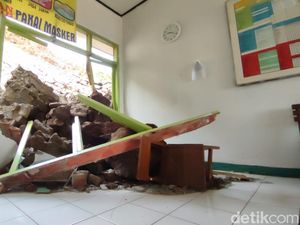 Potret Ruangan SDN di Ciamis Usai Diterjang Longsor