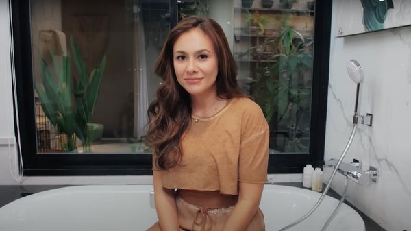 8 Potret Rumah Minimalis Wulan Guritno, Toiletnya Berteknologi Canggih