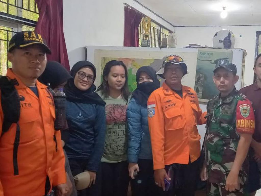 Sempat Hilang, 9 Pendaki Ilegal Gunung Gede Asal Jakarta Disanksi 2 Tahun!