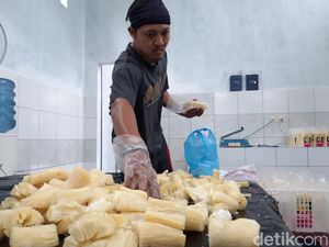 Pria Boyolali Sukses Jualan Singkong Beku, Cuan Rp 100 Juta Per Bulan Pria Boyolali Sukses Jualan Singkong Beku, Cuan Rp 100 Juta Per Bulan