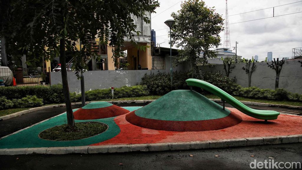 Taman Kampung Muka, Taman di Pinggir Rel Kereta Api Taman Kampung Muka, Taman di Pinggir Rel Kereta Api