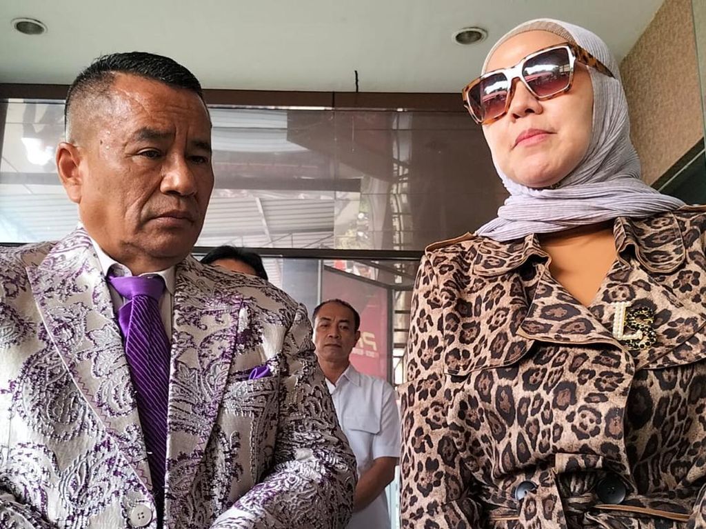 Venna Melinda Ungkap Faktor Lain Penyebab Ferry Irawan Lakukan KDRT Venna Melinda Ungkap Faktor Lain Penyebab Ferry Irawan Lakukan KDRT