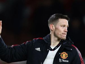 Ten Hag: Syukurlah Weghorst Bikin Gol, Semoga Lebih Pede