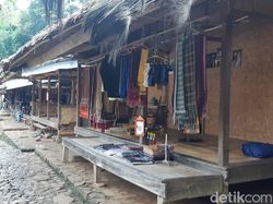 Tenang Tanpa Keributan, Begini Suasana Belanja Suvenir di Baduy