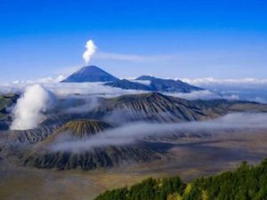 Gunung Berapi Indonesia Bisa Picu Kekacauan Dunia Lewat Selat Malaka