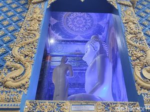 Si Putih dan Biru, Kuil yang Mencolok Mata Si Putih dan Biru, Kuil yang Mencolok Mata