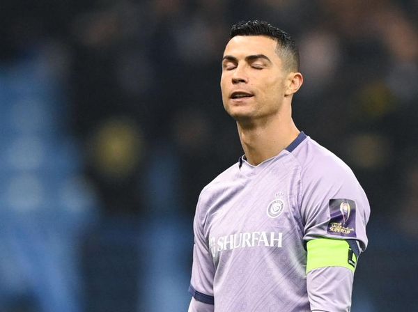 Ekspresi Nelangsa Ronaldo Saat Al Nassr Ditekuk Al Ittihad