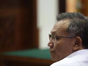 Agus Nurpatria Minta Dibebaskan di Kasus Perusakan CCTV Agus Nurpatria Minta Dibebaskan di Kasus Perusakan CCTV