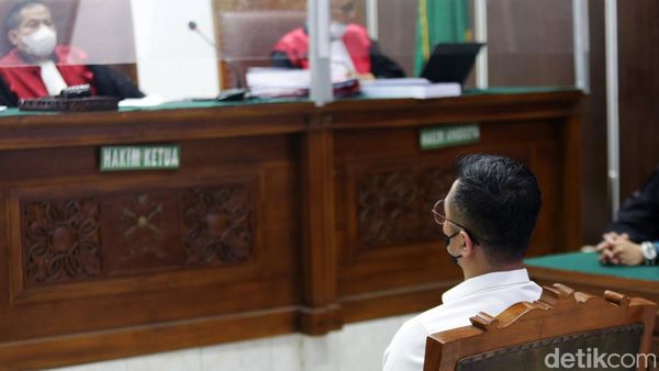 Lulusan Terbaik Akpol 2010 Ini Dituntut 1 Tahun Penjara di Kasus Yosua