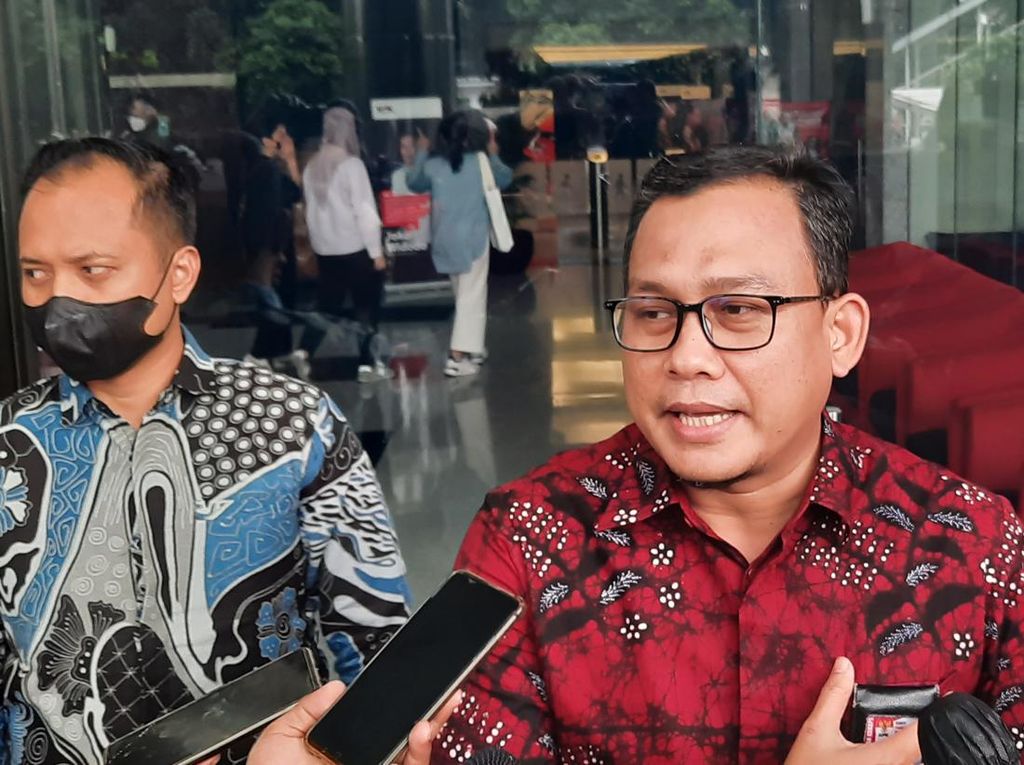 Sekretaris MA Hasbi Hasan Absen Panggilan KPK di Kasus Suap Hakim Sekretaris MA Hasbi Hasan Absen Panggilan KPK di Kasus Suap Hakim