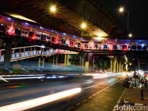 Ramai Skywalk Kebayoran Lama Berbayar Kini Cuma-cuma Ramai Skywalk Kebayoran Lama Berbayar Kini Cuma-cuma