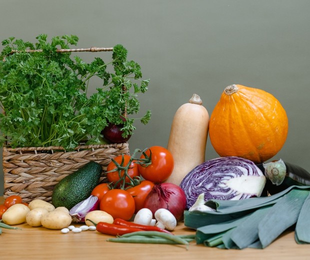 Konsumsi makanan dengan berbagai warna / Foto: pexels.com/mart production