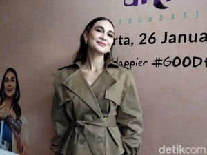 Luna Maya Blak-blakan soal Status Hubungannya dengan Gading Marten Luna Maya Blak-blakan soal Status Hubungannya dengan Gading Marten