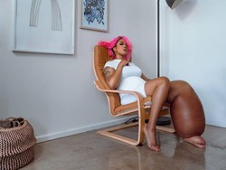 Kaki Wanita Ini Besar Sebelah gegara Penyakit Langka, Harus Fisioterapi Seumur Hidup