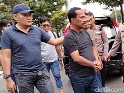 Penampakan Eks Walkot Blitar Samanhudi dengan Tangan Diborgol