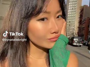 Penampilan Wanita Awet Muda, Dikira Anak Sekolah Tapi Jadi Sulit Cari Teman