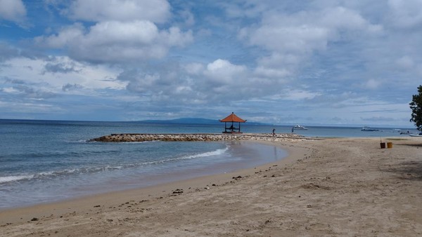 Pantai Bangsal di Sanur, Denpasar, Bali. (Foto: Nuranda Indrajaya/detikBali) Pantai Bangsal di Sanur, Denpasar, Bali. (Foto: Nuranda Indrajaya/detikBali)