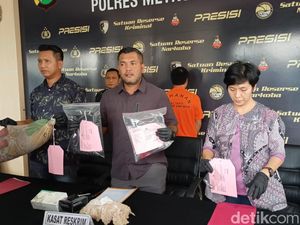 Sadis! Ayah Tiri di Jakbar Gigit-Pukul Perut Bayi 1 Tahun hingga Tewas Sadis! Ayah Tiri di Jakbar Gigit-Pukul Perut Bayi 1 Tahun hingga Tewas