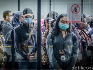 Hukum Rimba di Stasiun Manggarai Hukum Rimba di Stasiun Manggarai