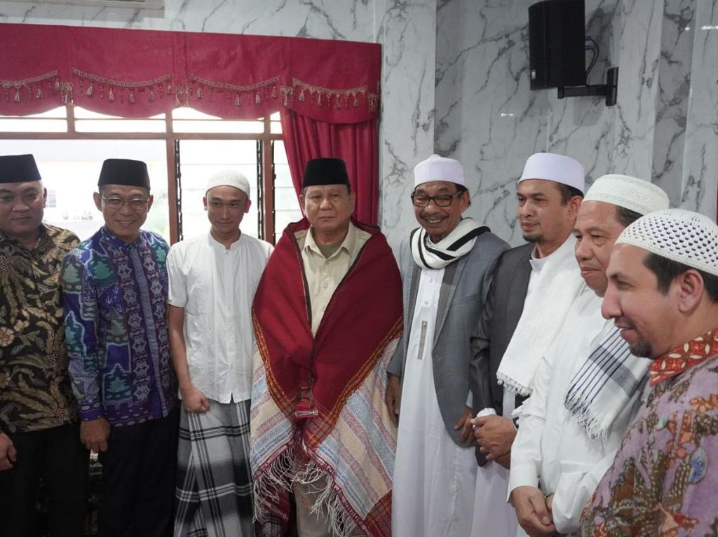 Prabowo Kunjungi Ponpes Al Kautsar Medan: Pesantrennya Bagus