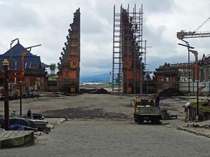 Jokowi Akan Resmikan Pura Besakih Maret Depan