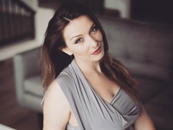 Main di Pathaan, Aktris Ini Ngaku Tak Kenal Shah Rukh Khan